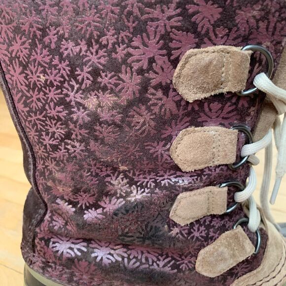 Sorel Caribou Wine Burgundy Print Winter Snow Boots - Picture 3 of 14